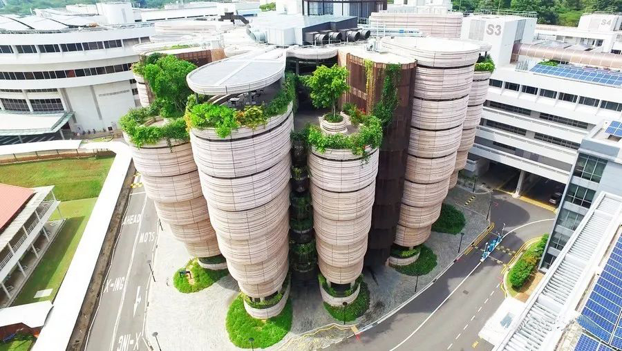 落成后的新加坡南洋大学教学楼.jpg