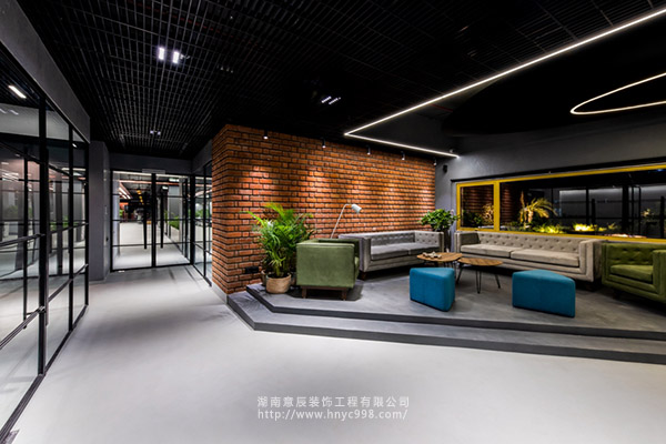公司办公室装修将废弃酒厂打造成辉煌艺术历史
