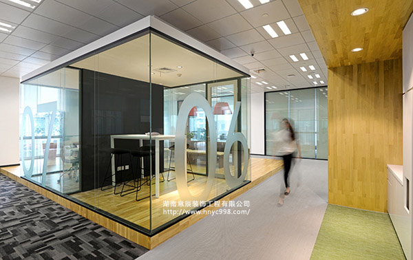 【装修案例】办公室装修设计创造粒子空间