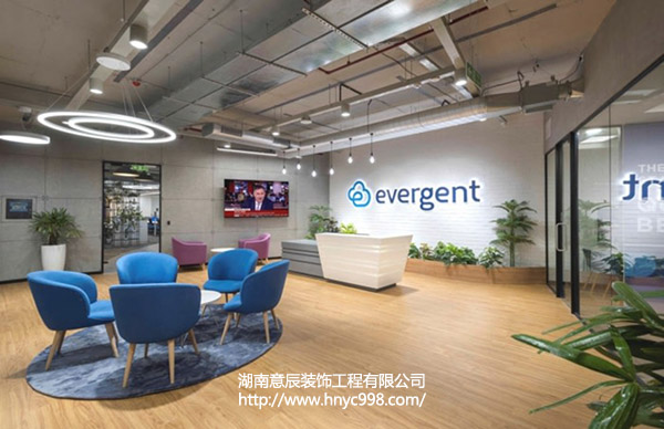 【装修案例】公司装修办公室利用亲生物元素营造灵活协作氛围